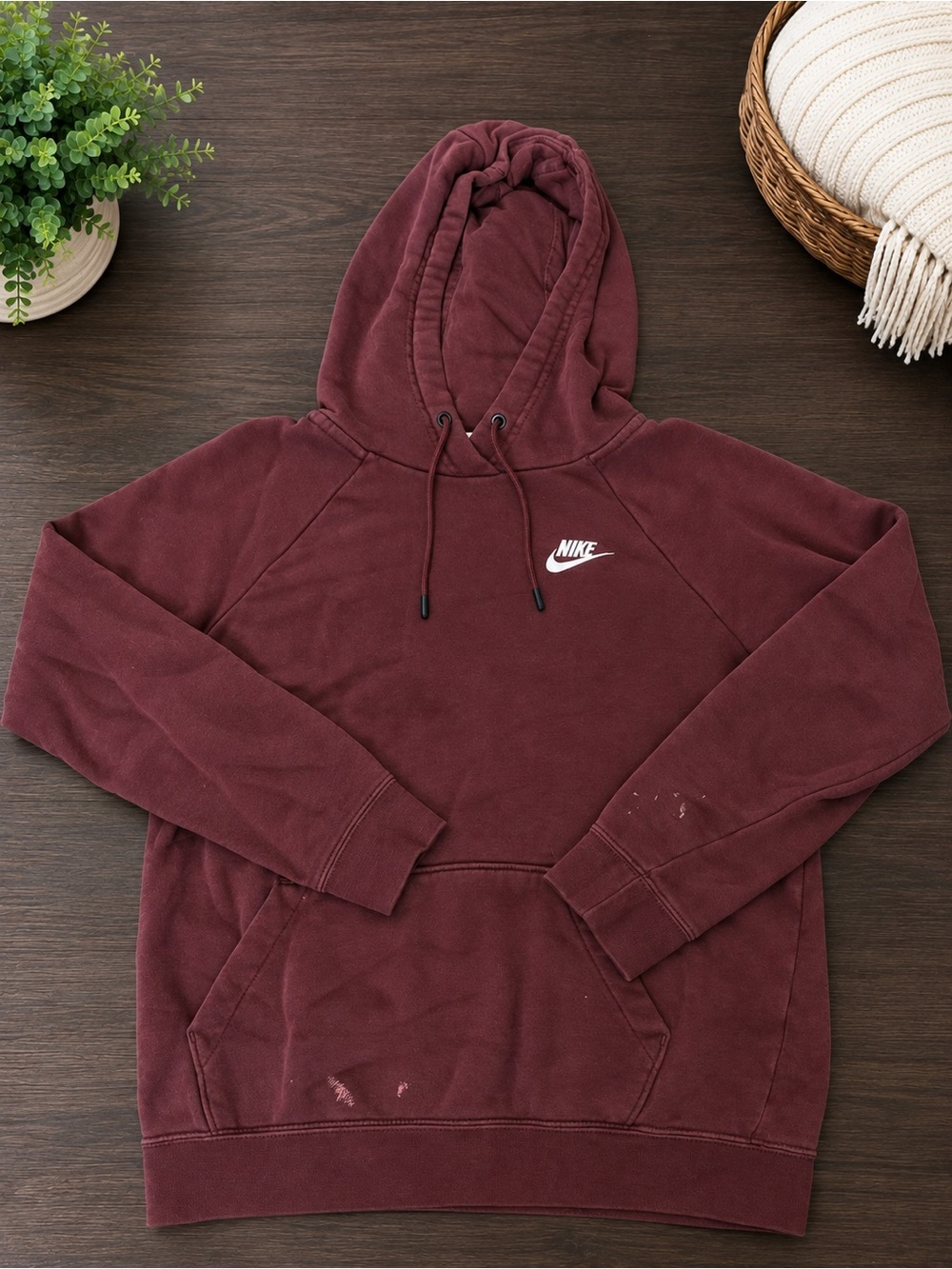 Nike Men’s Maroon Pullover Crewneck Hoodie